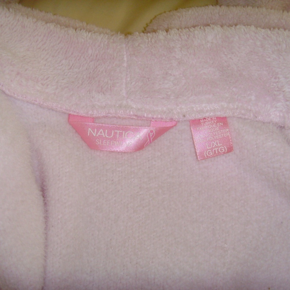 NAUTICA Sleepwear Fluffy Pink Robe in L-XL - Picture 4 of 15